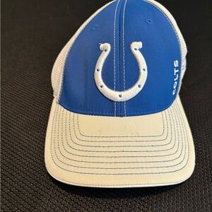 Reebok White and Blue Cap Colts Near Mint Reebok Size M/L